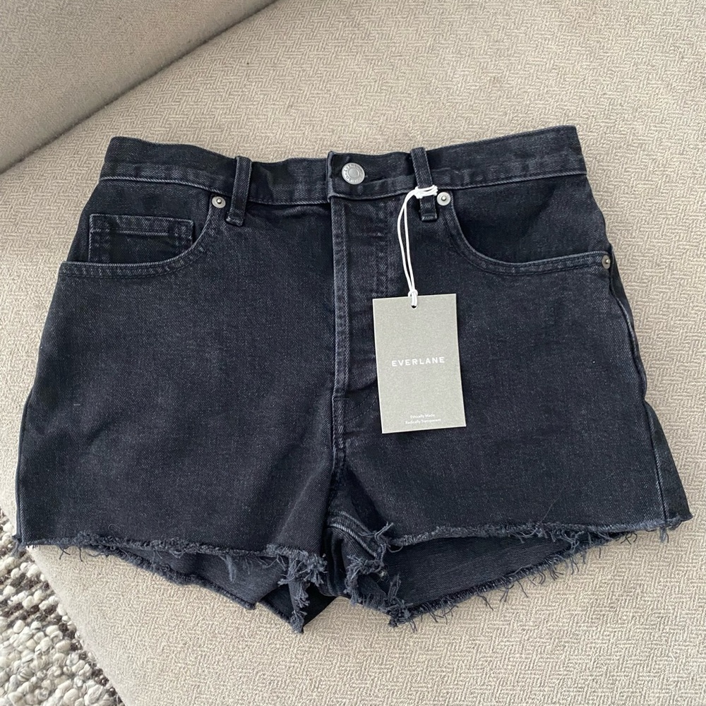 NWT EVERLANE THE CHEEKY SHORT SIZE 26 BLACK DENIM